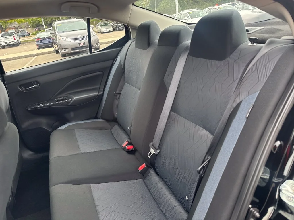 Used 2025 Black Nissan 1.6 SV image 32