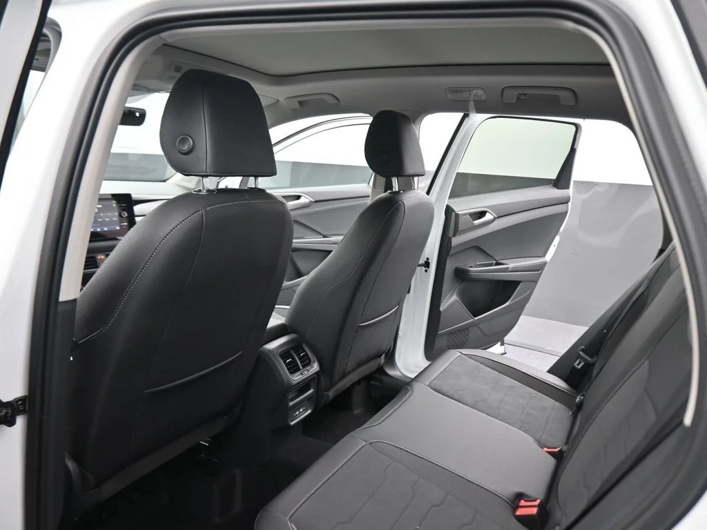 2026 Volkswagen Taos SE Black - Photo 41