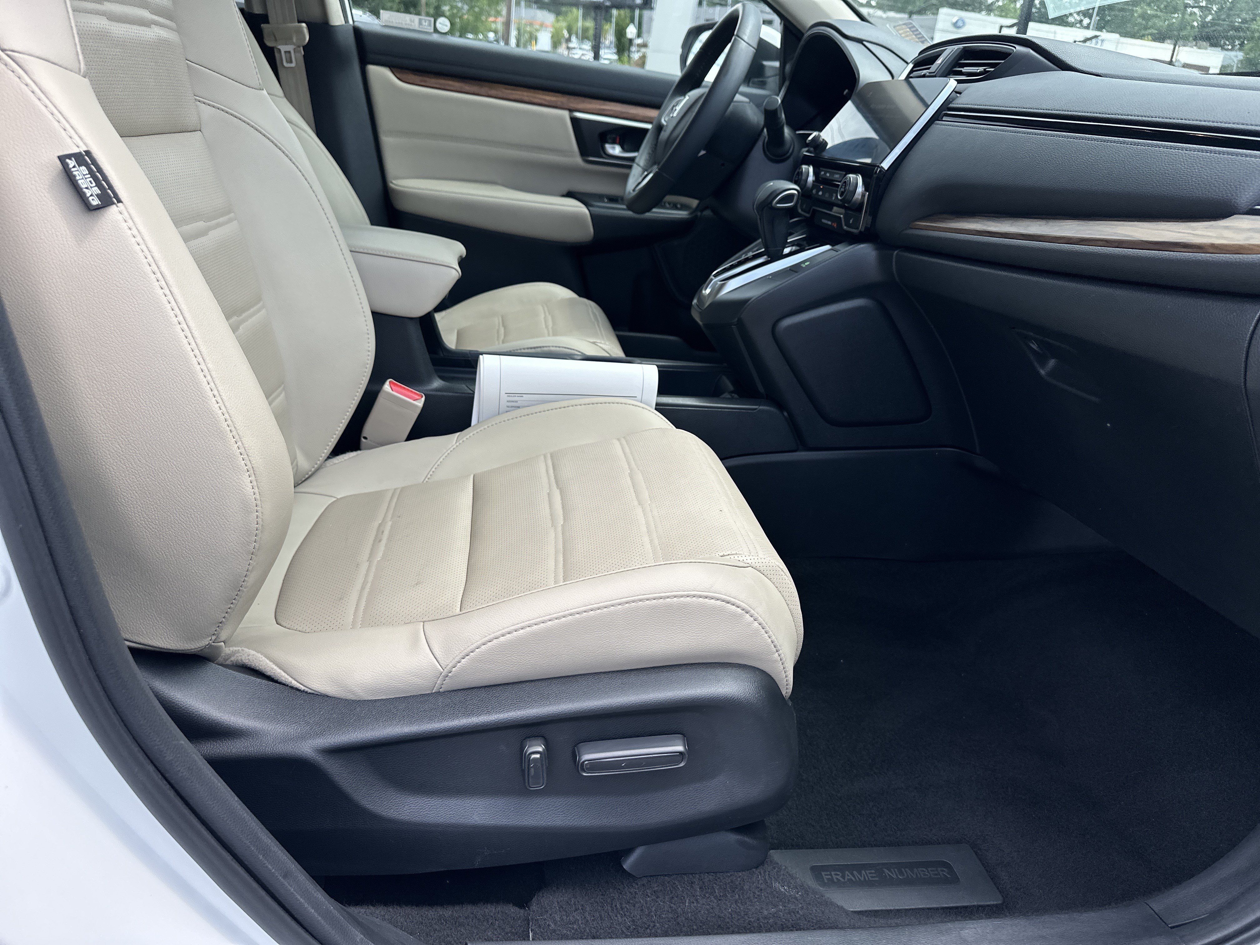Used 2019 Platinum White Pearl Honda Touring image 15