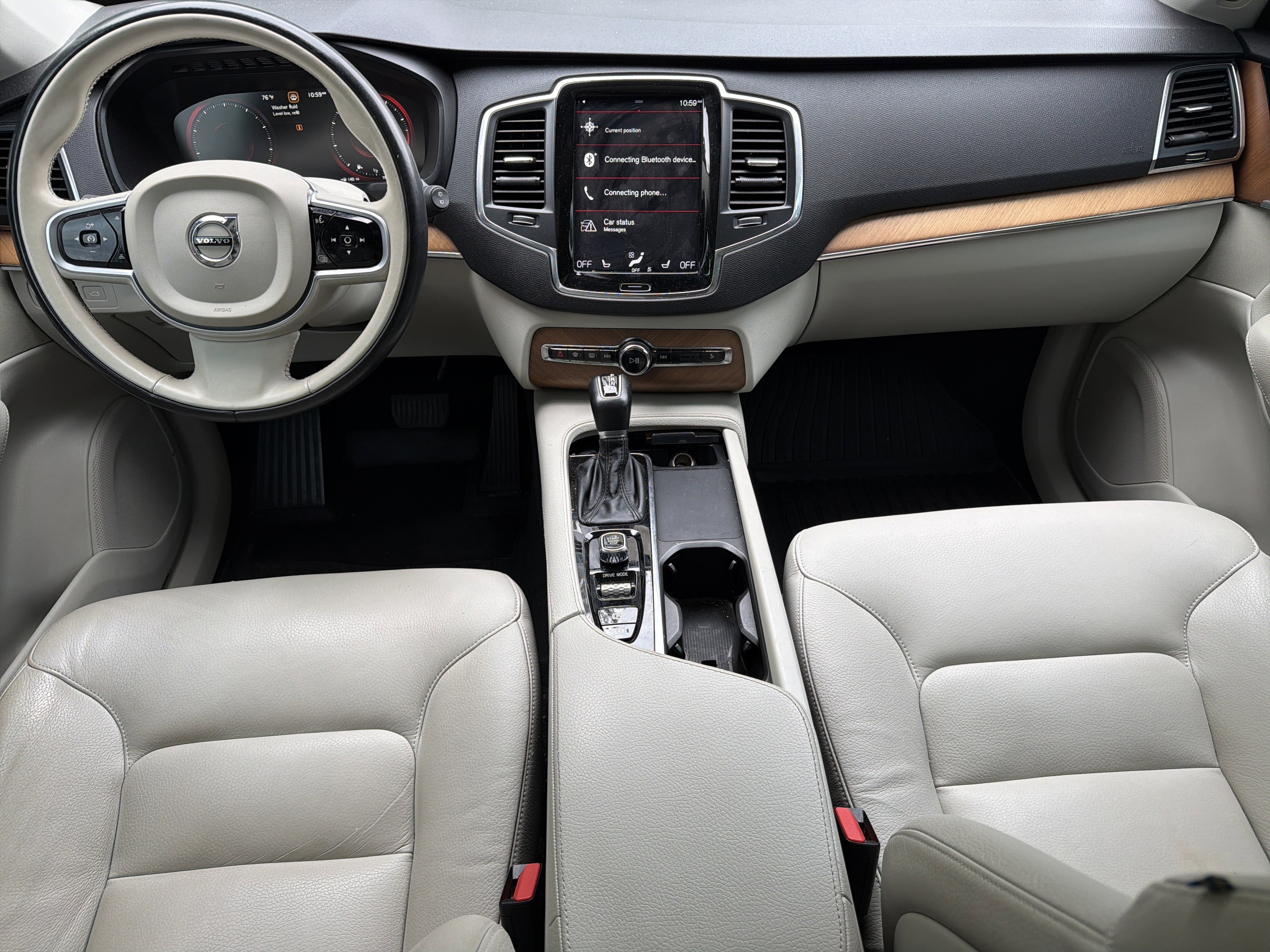 Used 2021 Onyx Black Metallic Volvo Momentum image 3