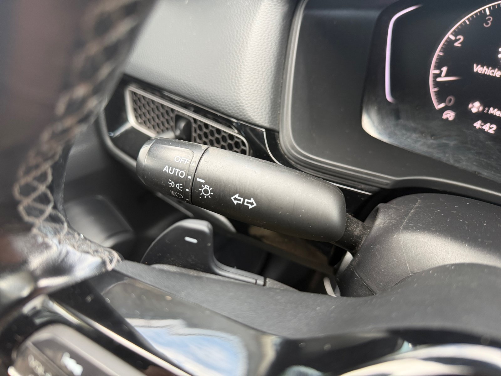 2025 Honda Civic Sport - Photo 13
