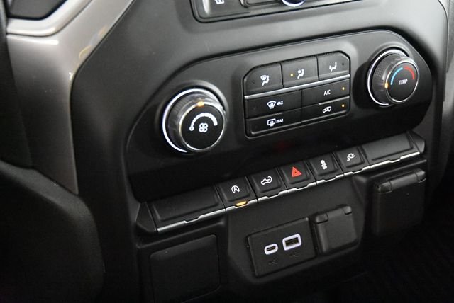 Used 2022 Black Chevrolet Custom image 34