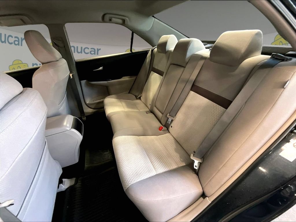 Used 2014 Gray Toyota LE image 15