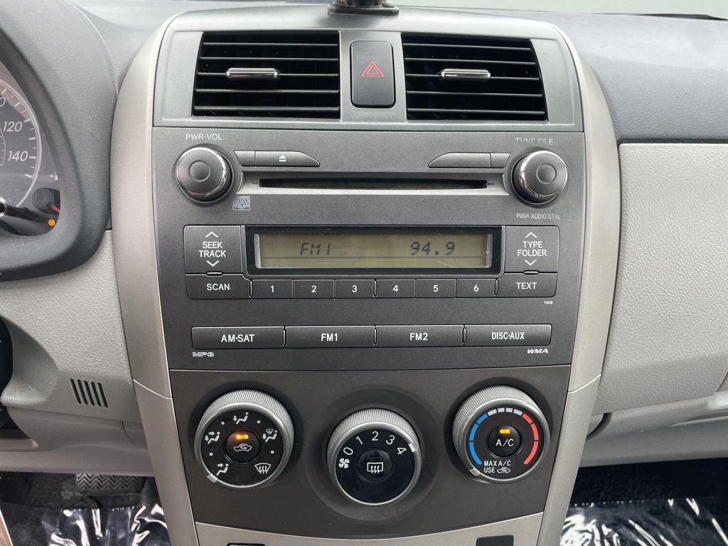 Used 2011 Gray Toyota LE image 20