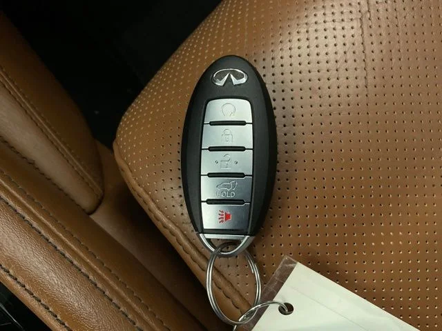 Used 2022 Black INFINITI Sensory image 30