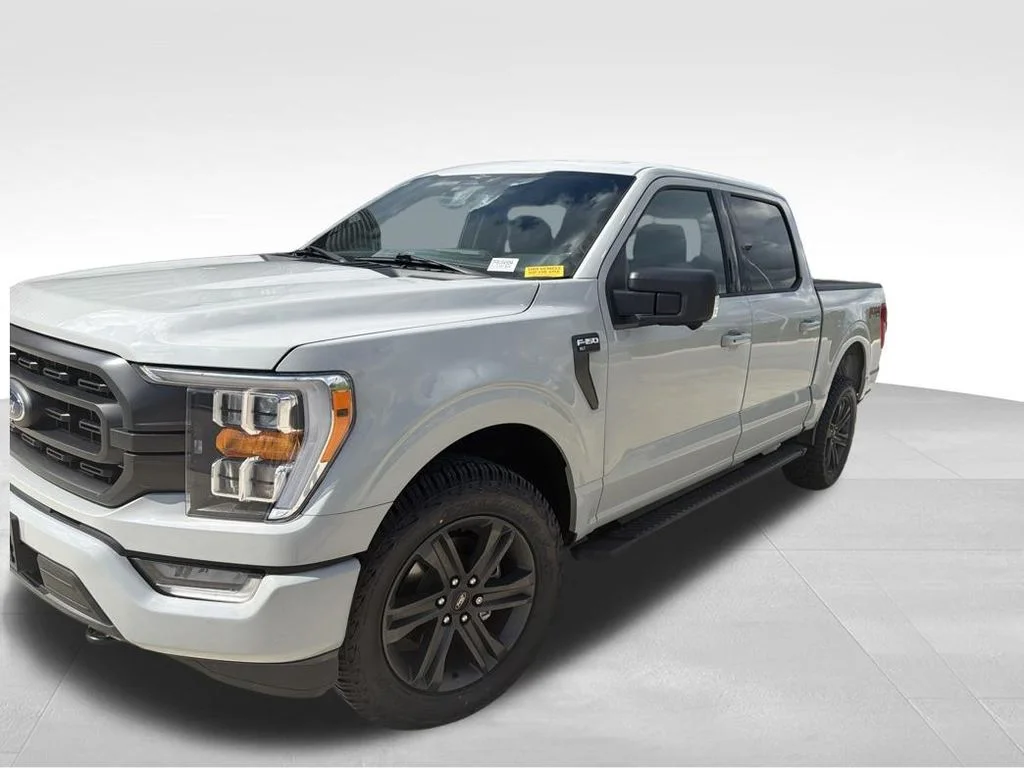 Used 2023 Avalanche Ford XLT image 2