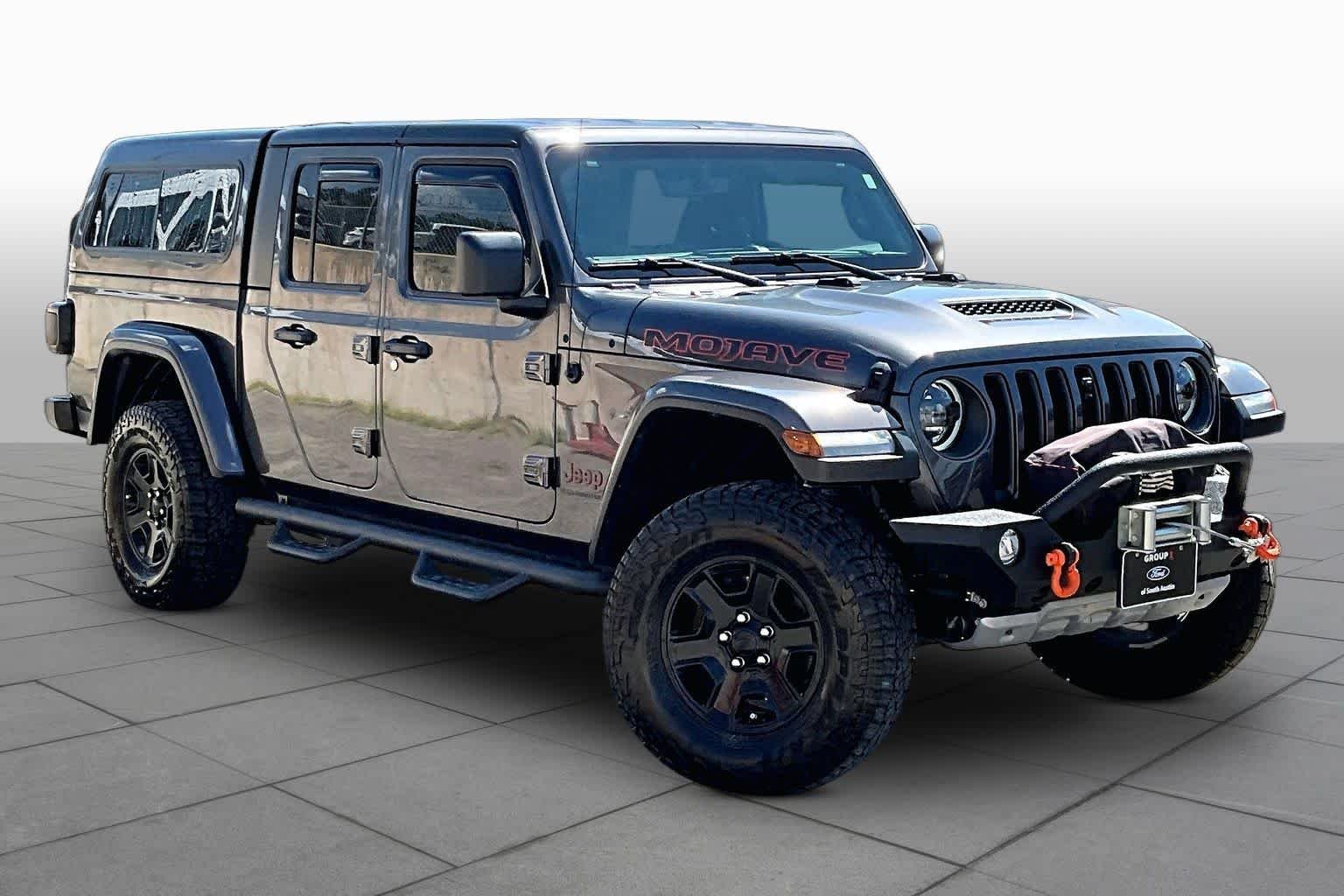 Certified Used 2023 Granite Crystal Clearcoat Metallic Jeep Mojave image 3