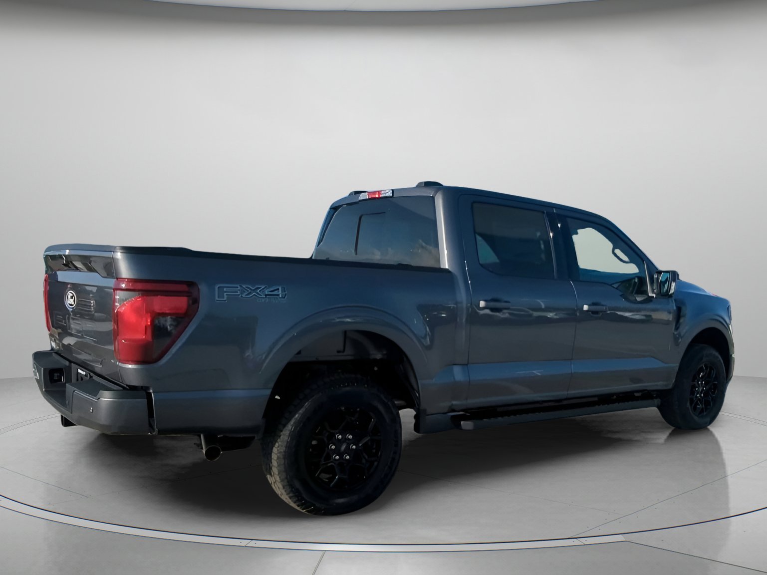 New 2026 Carbonized Gray Metallic Ford XLT image 26