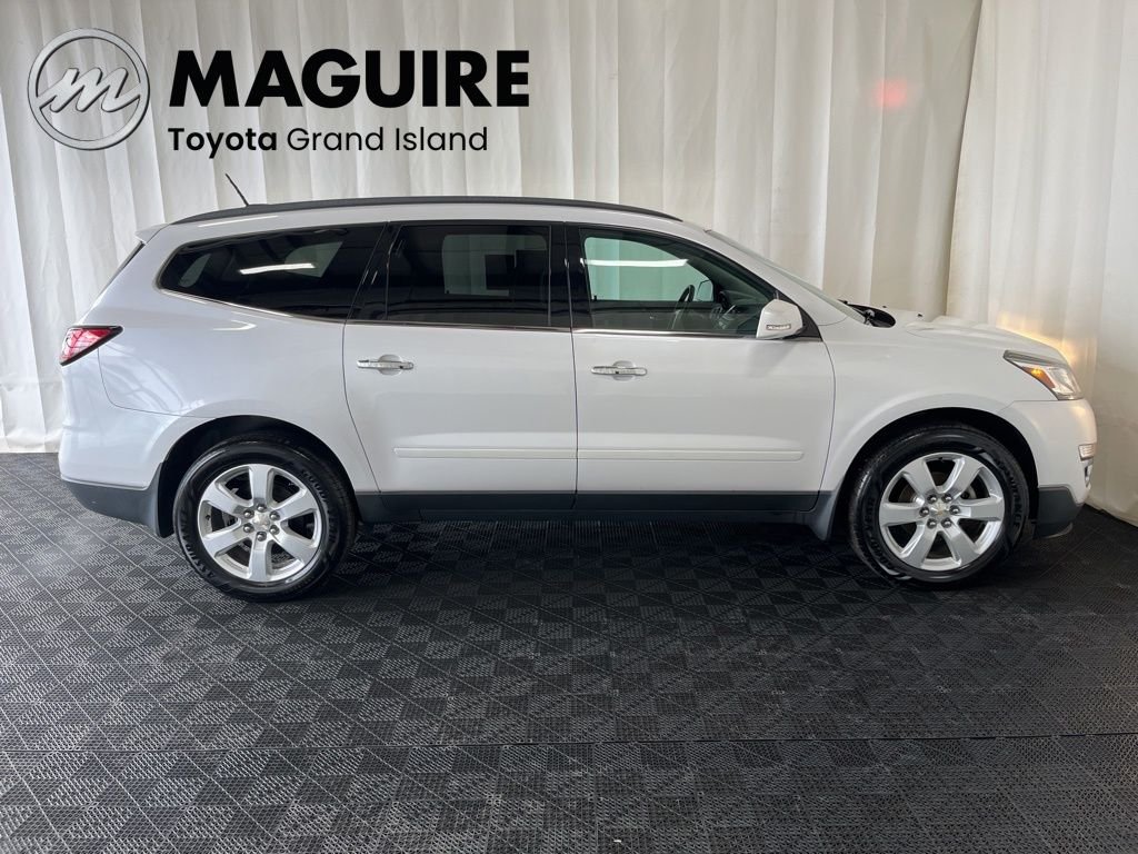Used 2016 Chevrolet Traverse 1LT with VIN 1GNKRGKD2GJ176342 for sale in Grand Island, NY