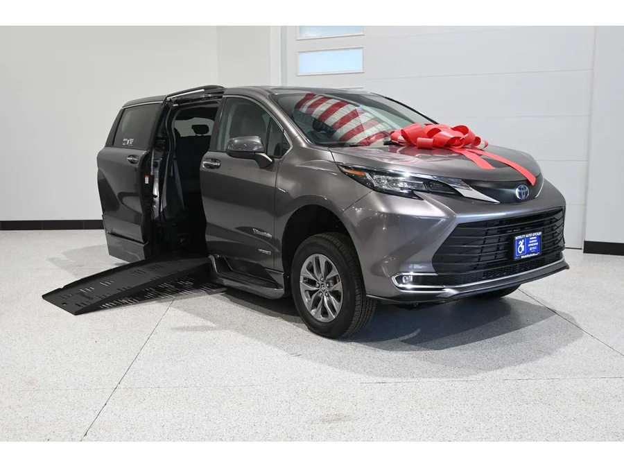 Used 2021 GRAY Toyota XLE Mobility Handicap Van image 2
