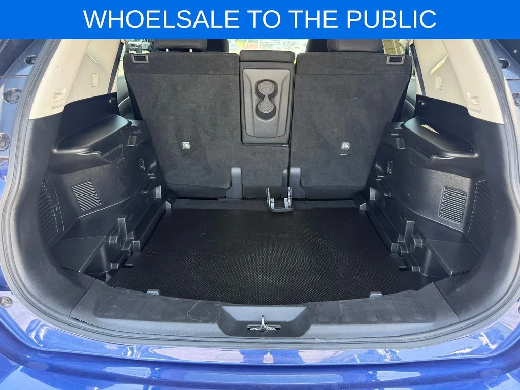 Used 2020 Blue Nissan SV image 21