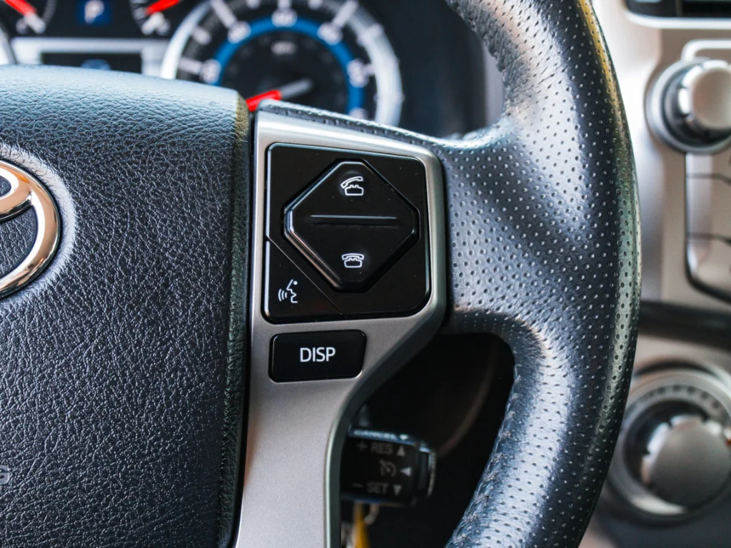 Used 2015 Classic Silver Metallic Toyota SR5 image 15