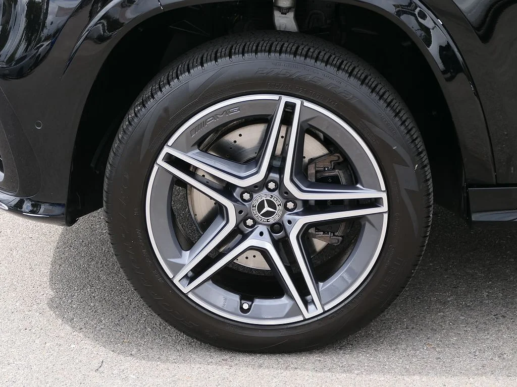 Used 2025 Black Mercedes-Benz GLS 450 image 8