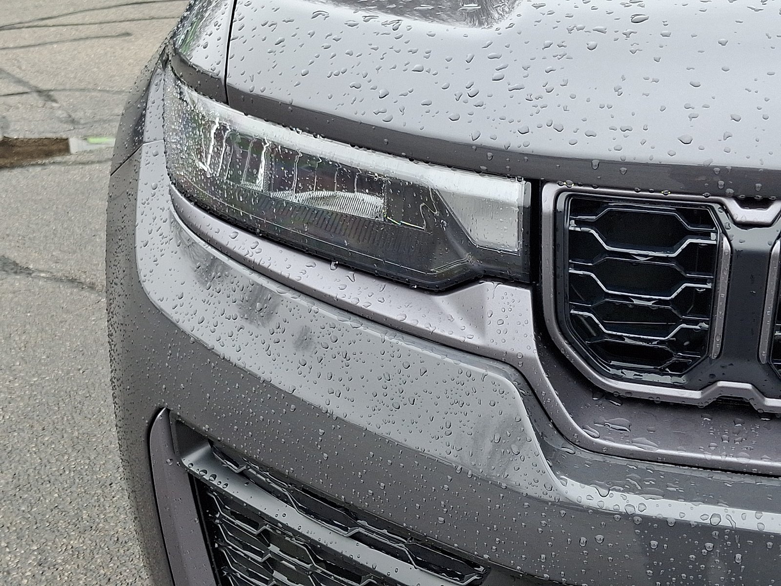 New 2026 Baltic Gray Metallic Clear-Coat Exterior Paint Jeep Altitude 4x4 image 9