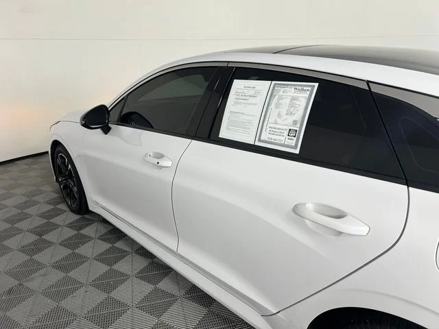 Used 2023 White Kia GT-Line image 10