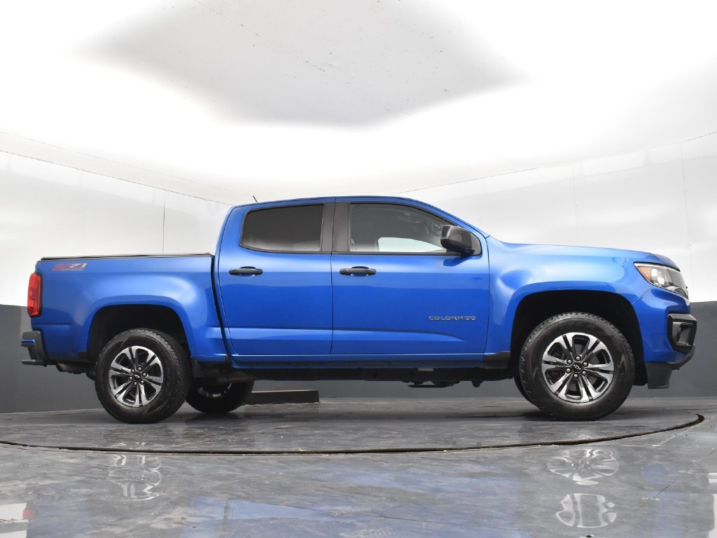 Used 2021 Blue Chevrolet Z71 image 23
