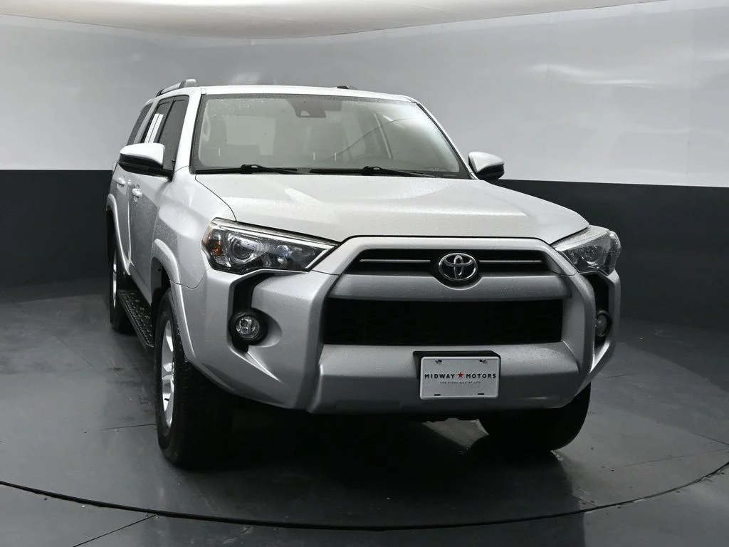 Used 2020 Silver Toyota SR5 image 6