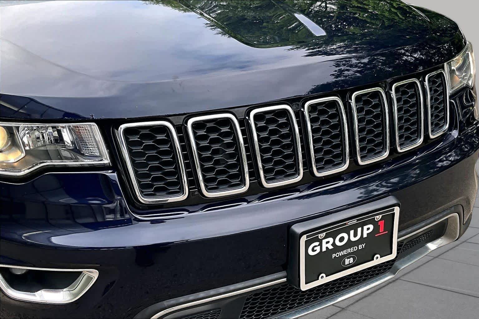 Used 2018 True Blue Pearlcoat Jeep Limited image 30