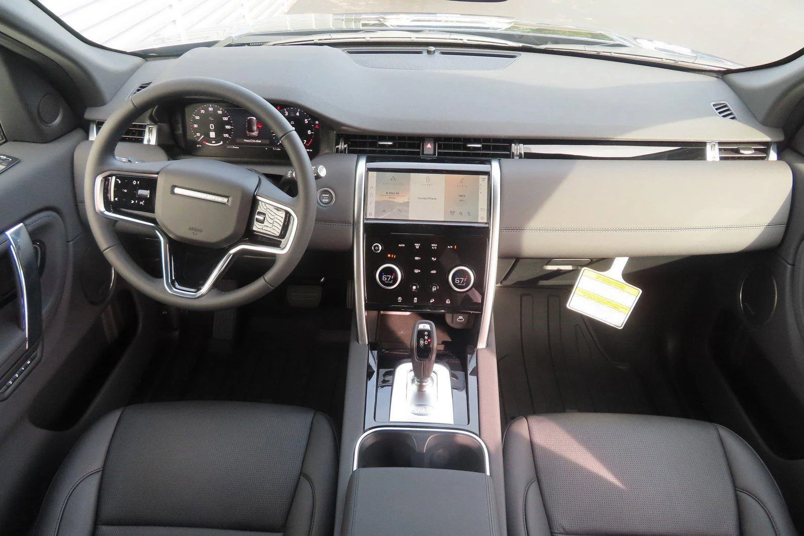 Used 2023 Eiger Grey Metallic Land Rover SE image 5