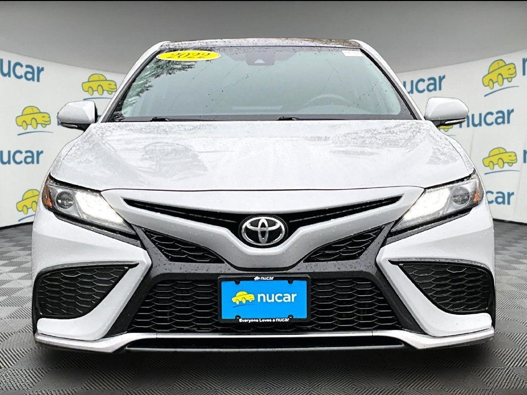 Used 2022 Ice Toyota XSE image 2
