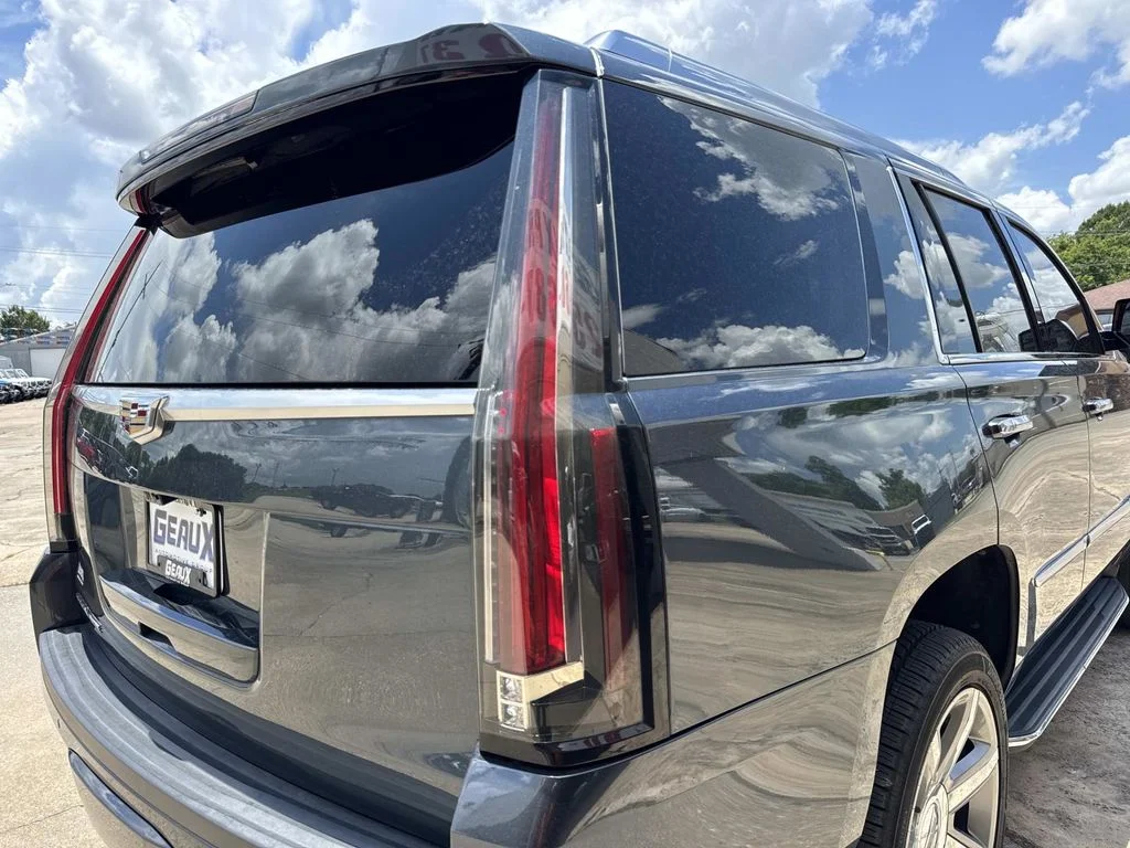 Used 2019 Gray Cadillac Luxury image 14