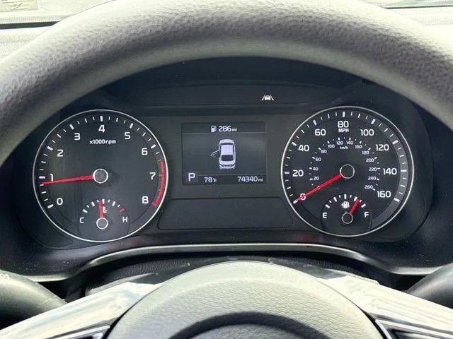 Used 2019 Silver Kia LXS image 22