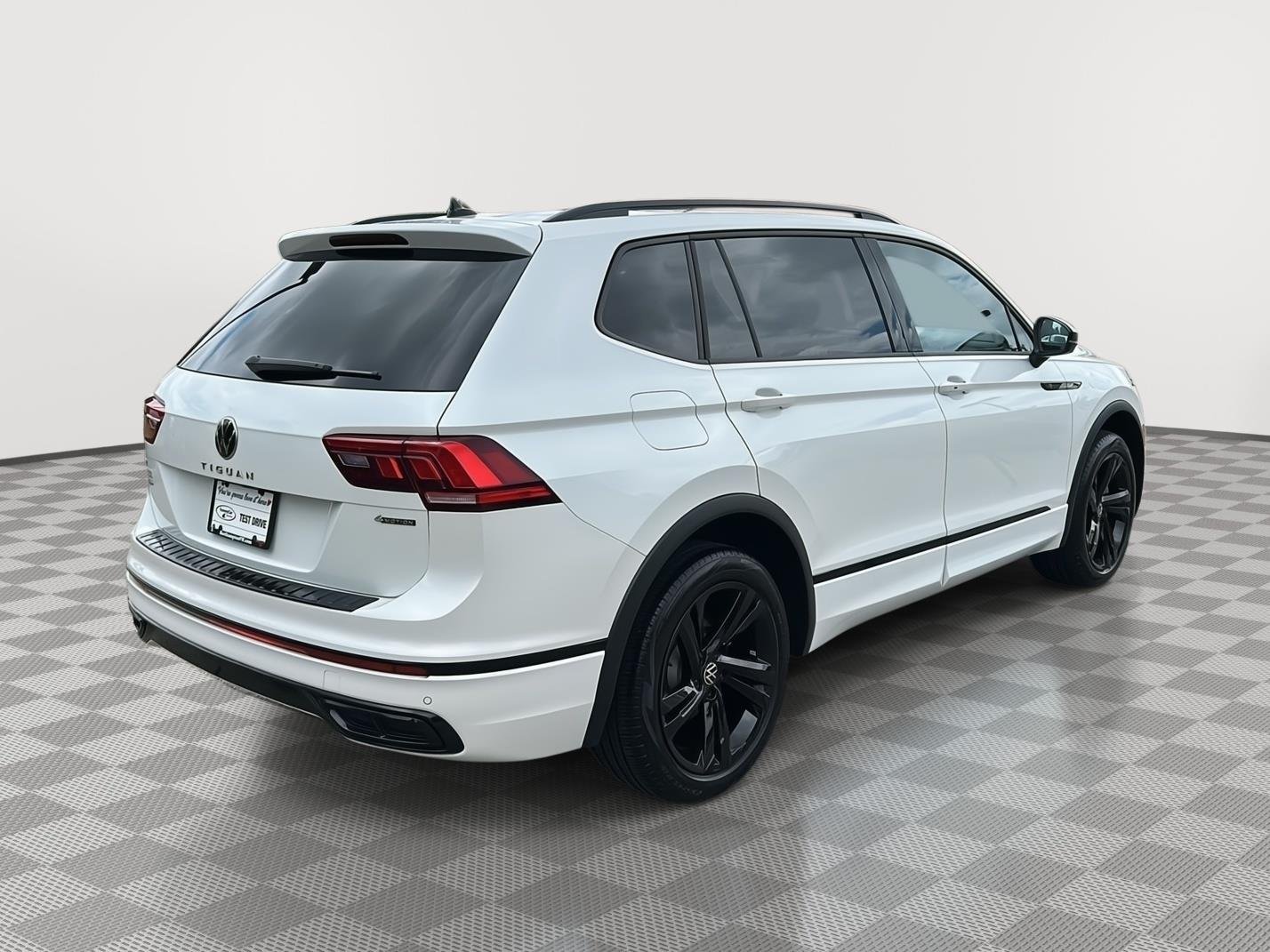 Used 2024 Opal White Pearl Volkswagen SE R-Line Black image 5