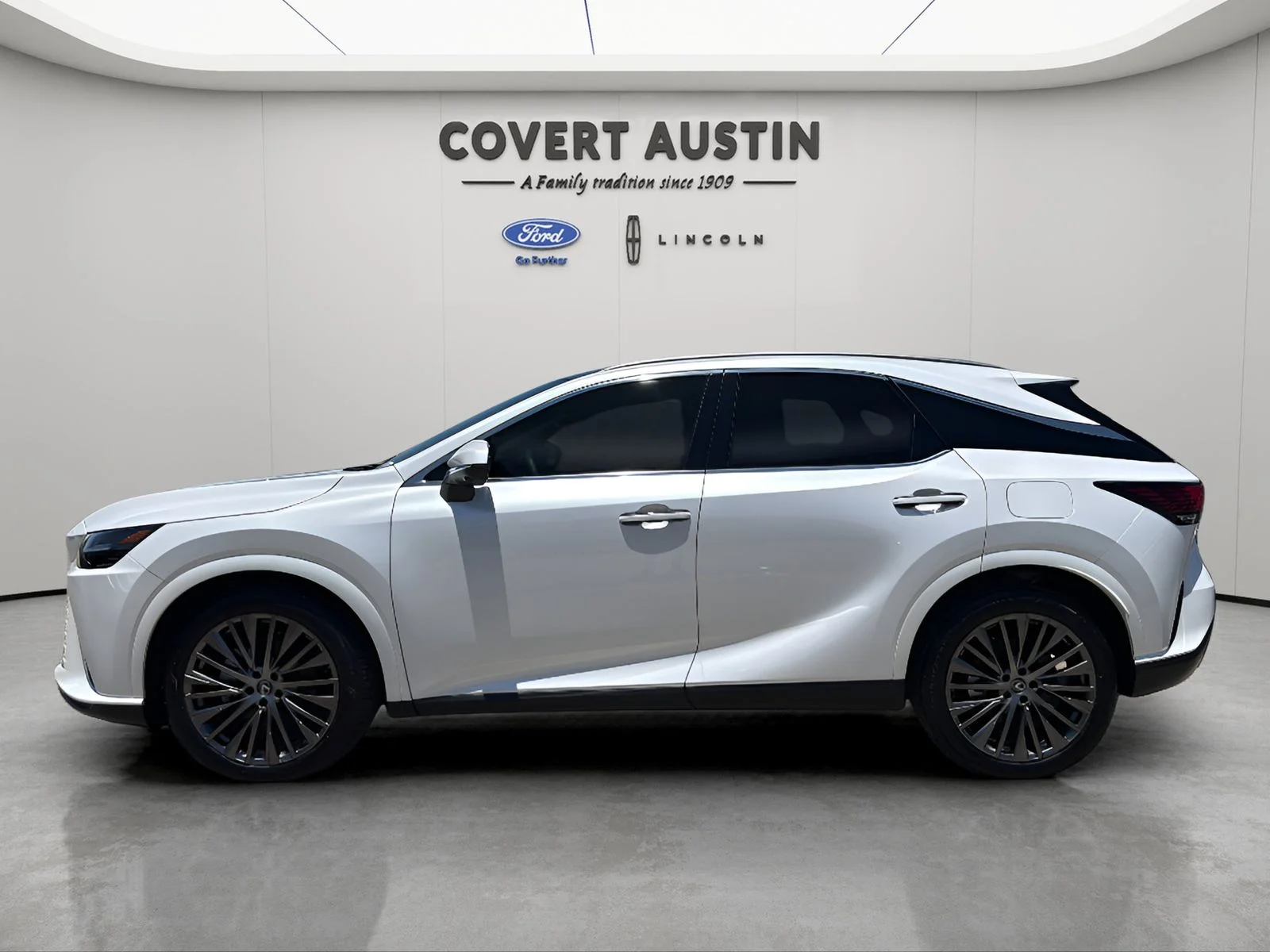 Used 2024 White Lexus 350h Luxury image 2