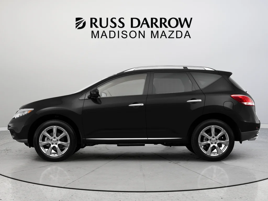 Used 2014 Black Nissan SL image 2