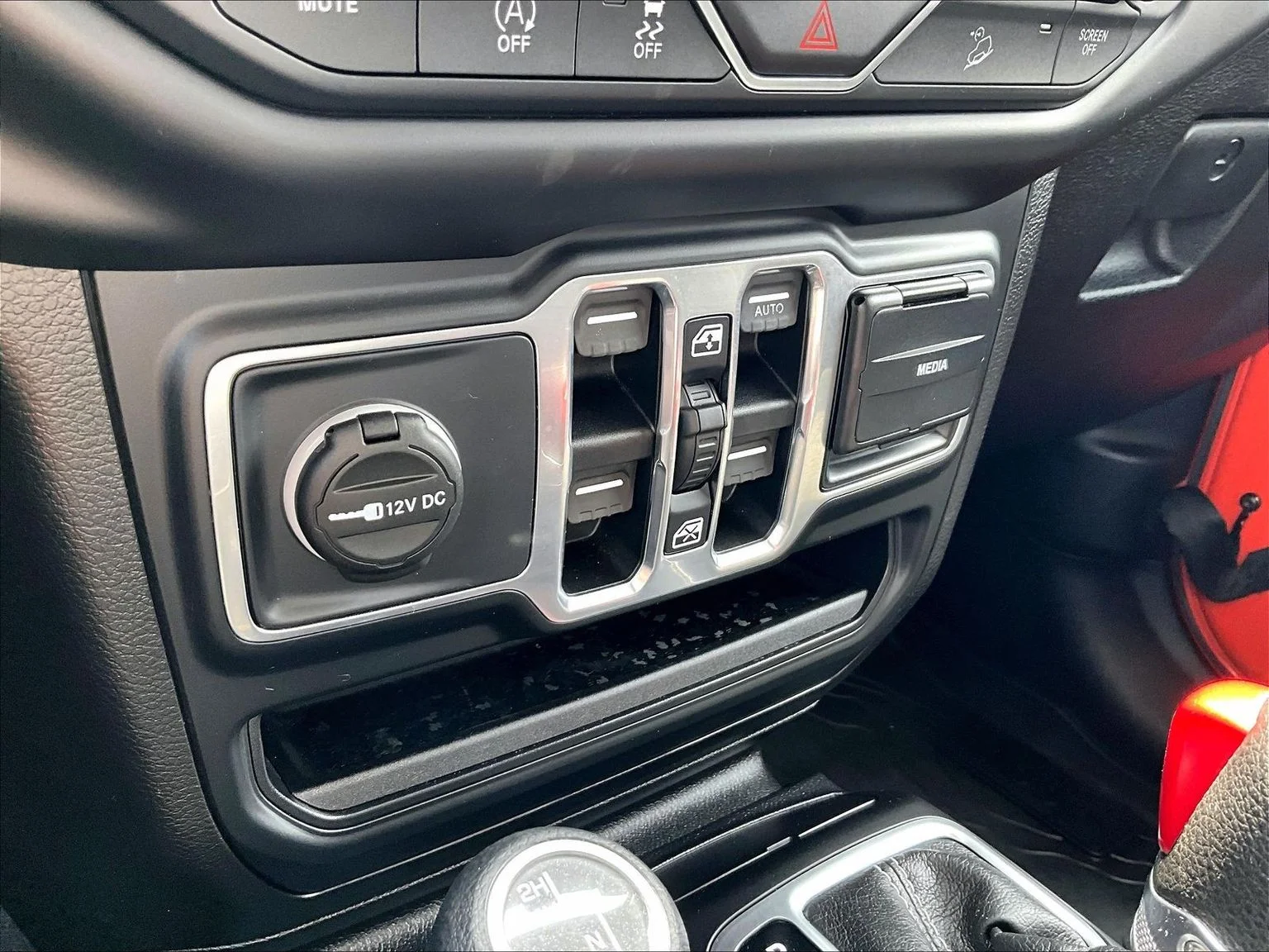 Used 2018 Orange Jeep Unlimited Sahara image 32