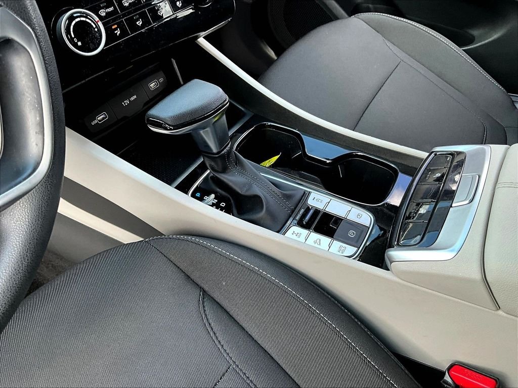 Certified Used 2022 Silver Hyundai SEL image 18