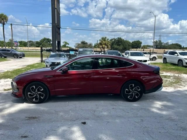 Used 2025 Ultimate red Hyundai SEL image 16