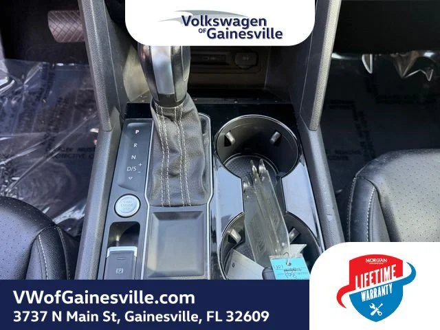 Used 2023 Pure White Volkswagen 3.6L V6 SE w/Technology image 26