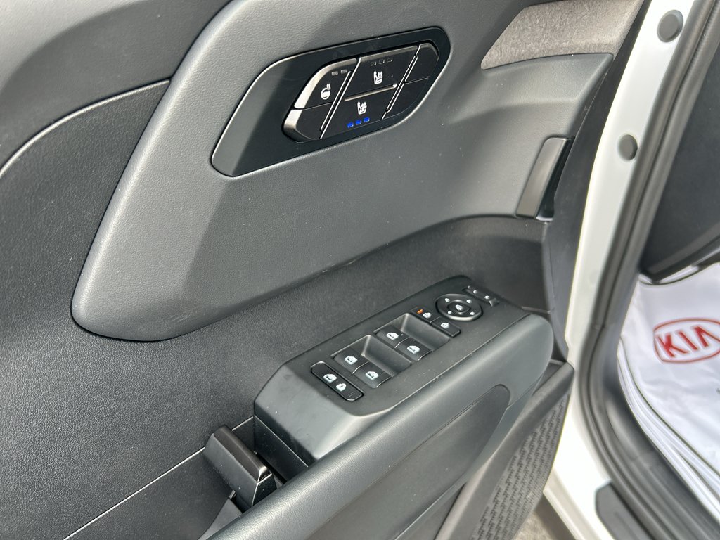 New 2027 Glacial White Pearl Kia X-Line EX image 19
