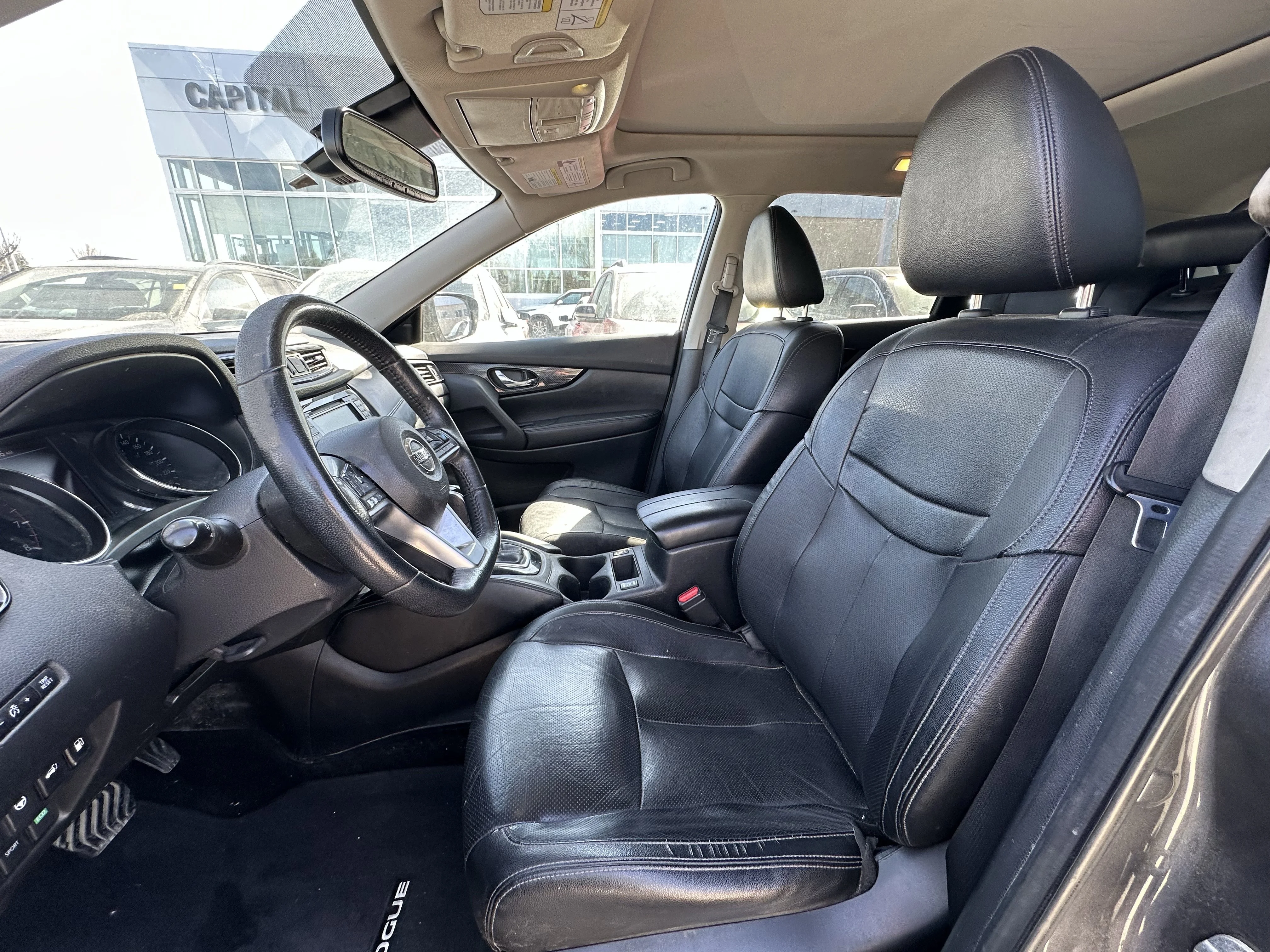 Used 2019 Black Nissan SL image 10
