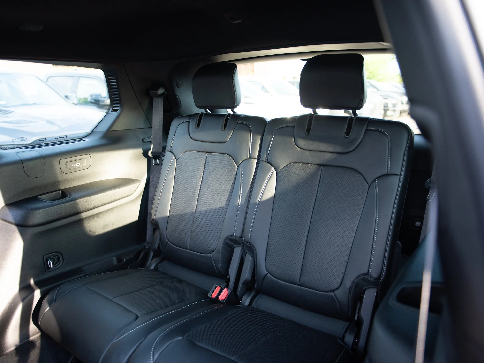 New 2026 White Jeep Limited Reserve* image 25