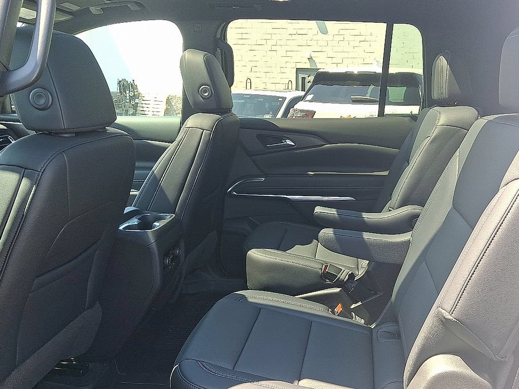 2027 Chevrolet Traverse LT - Photo 6