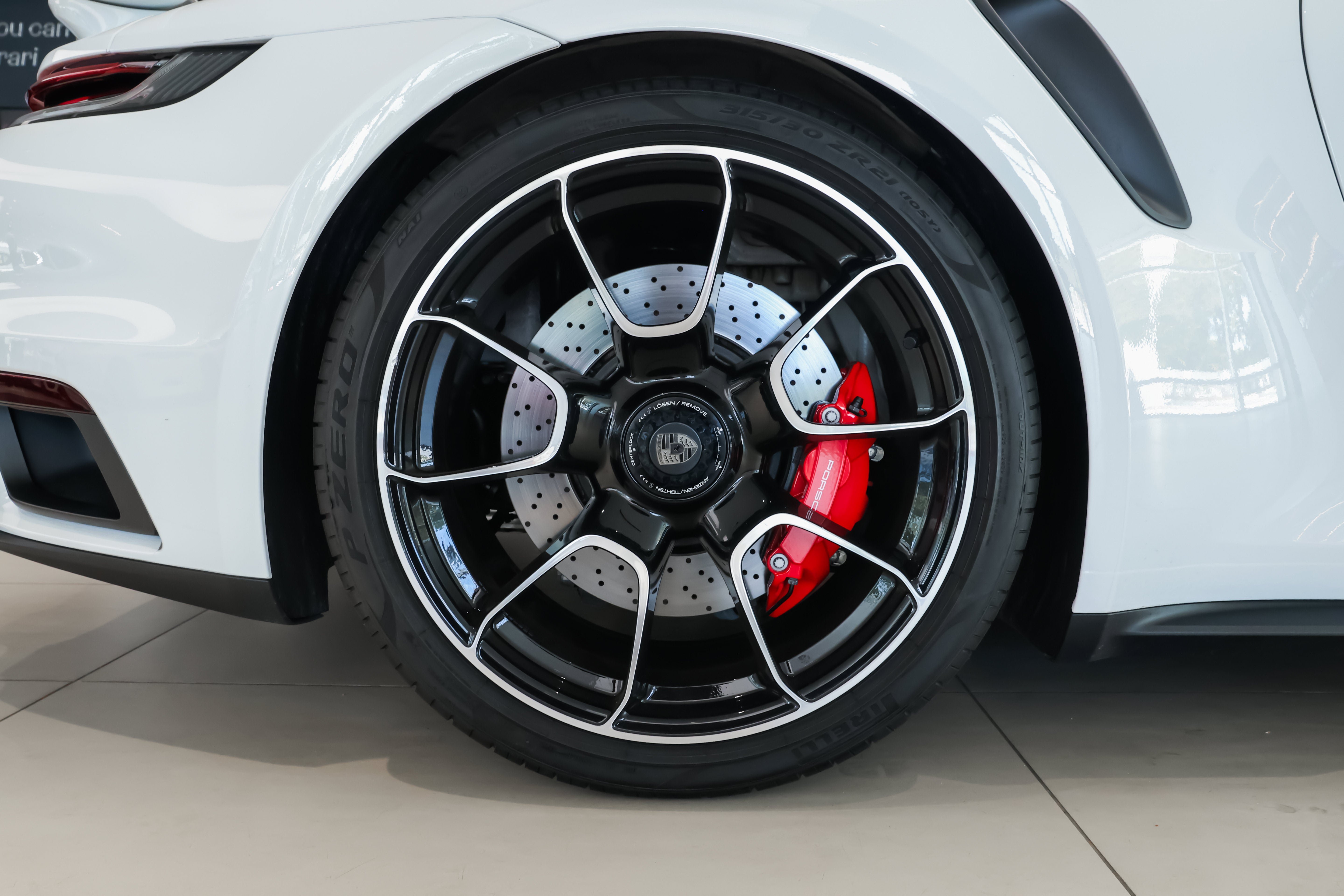 2025 Porsche 911 Turbo - Photo 24
