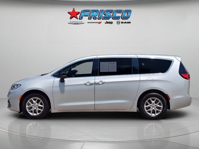 Used 2024 Silver Chrysler Touring L image 4