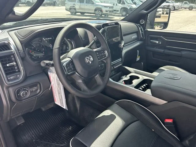 New 2026 Diamond Black Crystal Pearl-Coat Exterior Paint RAM Laramie image 16