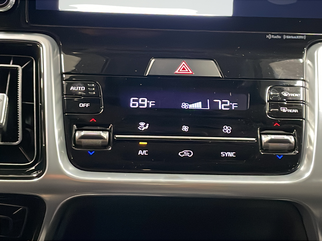 Used 2023 White Kia SX image 21