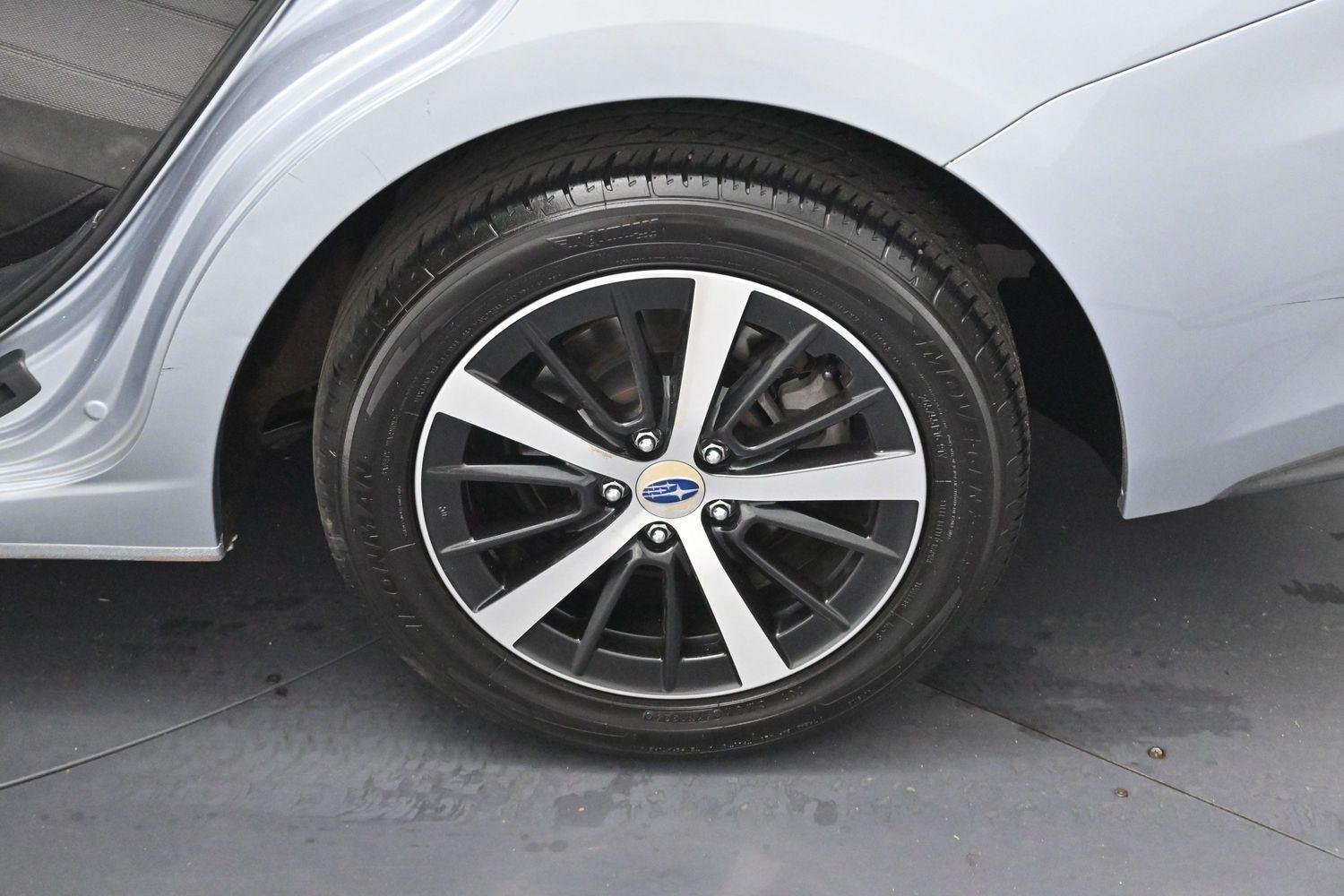 Used 2019 Ice Silver Metallic Subaru Premium image 27