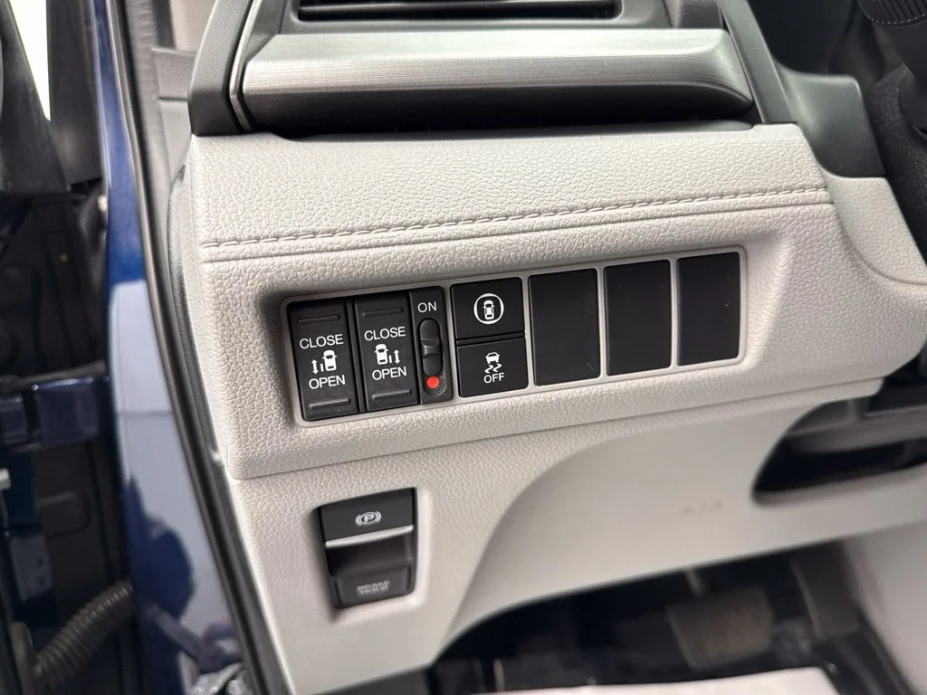 Used 2022 Blue Honda EX image 18