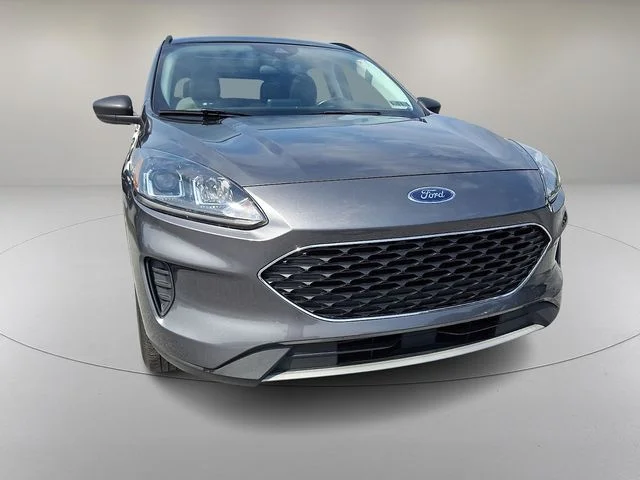 Used 2022 Gray Ford SE image 2