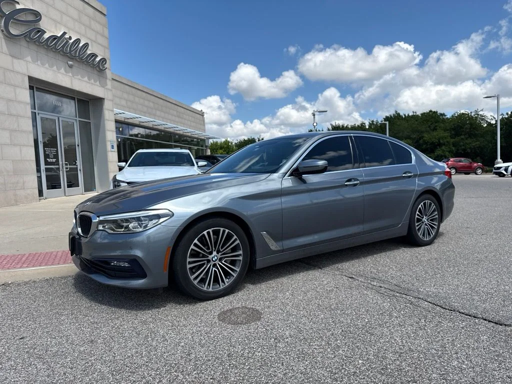 Used 2017 Blue BMW 540i xDrive image 1