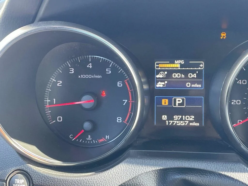 Used 2015 Gray Subaru 2.5i image 23