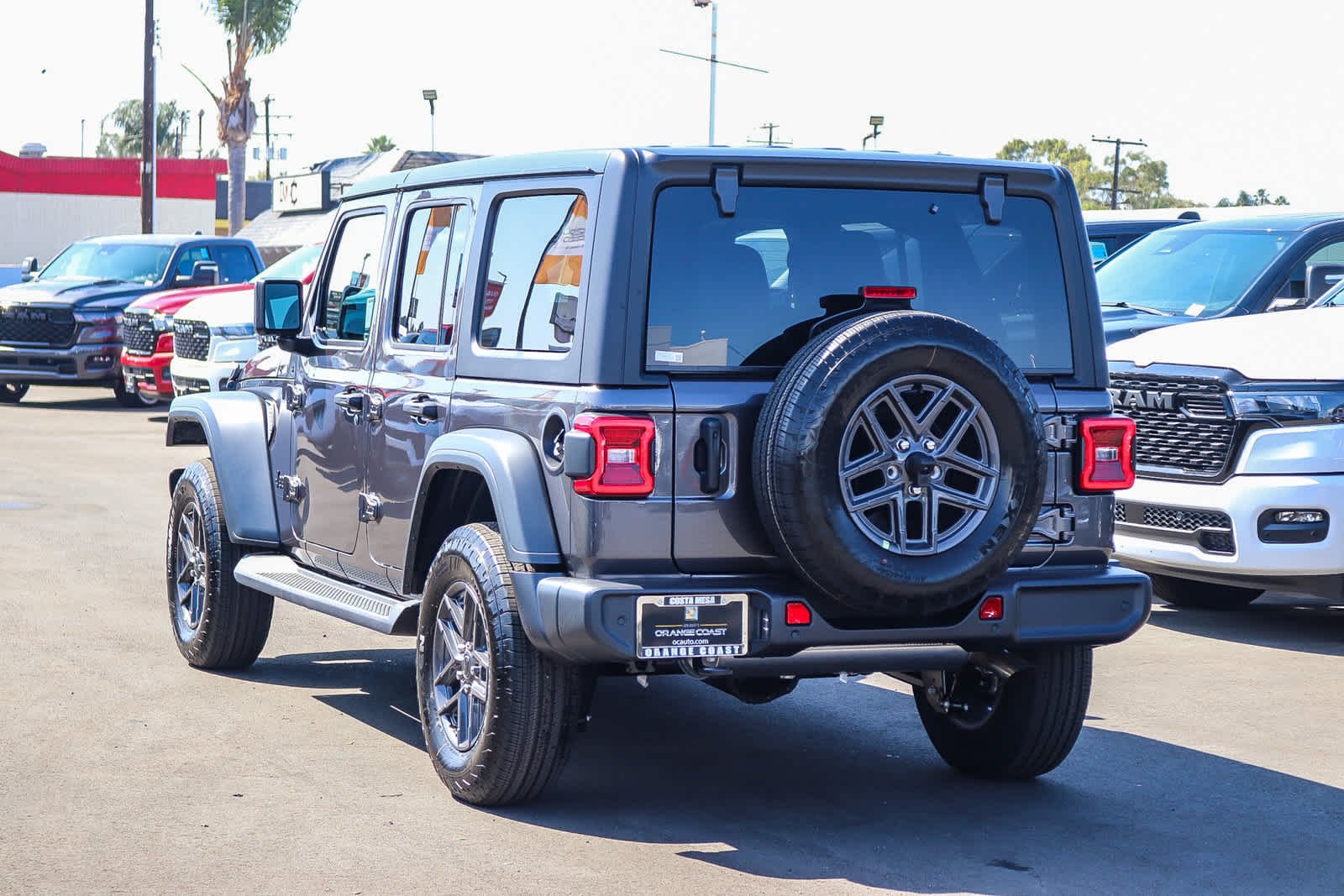 New 2027 Granite Crystal Metallic Clear-Coat Paint Jeep Sport S image 6
