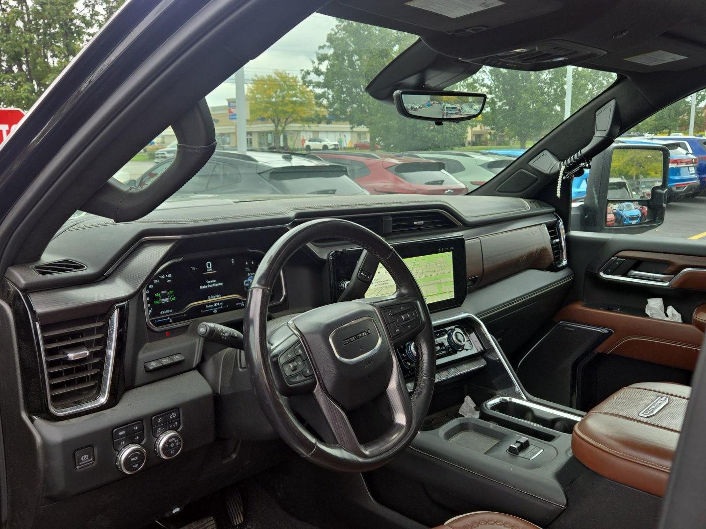 Used 2024 Onyx Black GMC Denali Ultimate image 3