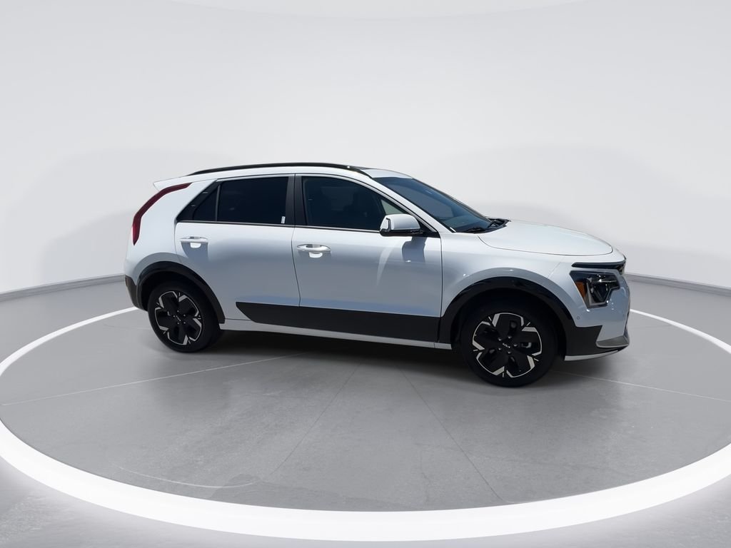 New 2026 White Kia Wave image 9