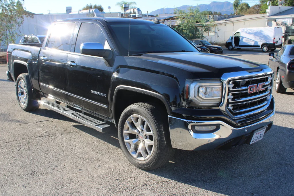 Used 2017 Black GMC SLT image 3